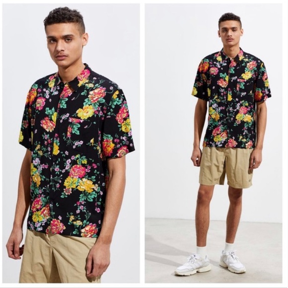 UO Liam Organic Floral Short Sleeve Button-Down